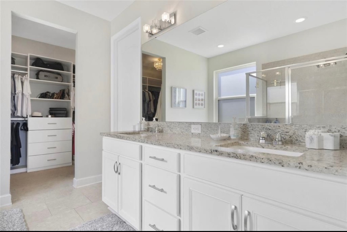Master bathroom before remodel